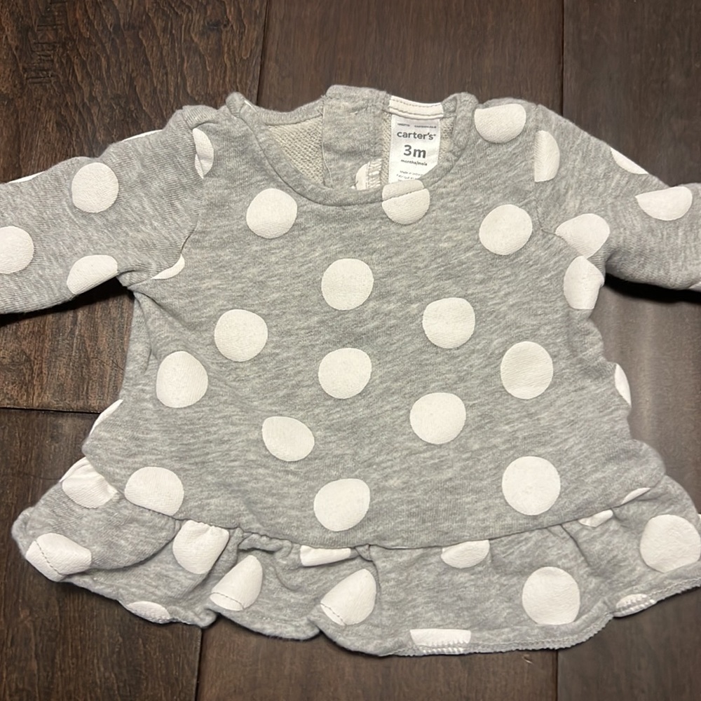 Adorable Carters Baby Girl Gray Polka dot top with sweater leggings outfit! - Picture 2 of 9